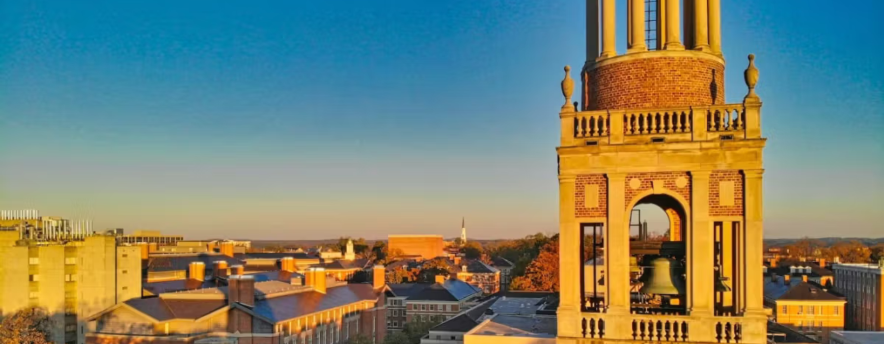 Your Guide to Living in Chapel Hill with Atlas Blue Hill | Image of Downtown Chapel Hill 